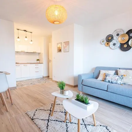 L'ideal Cosy - Parking Prive Balcon Clim Wifi Apartment Nimes